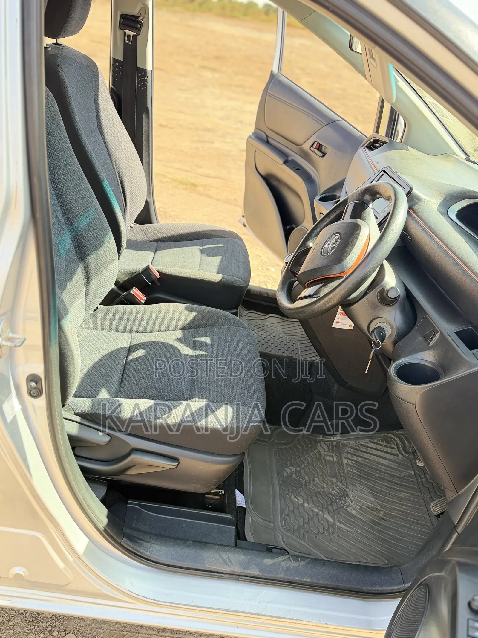 Toyota Sienta 1.5 FWD 2016 Silver