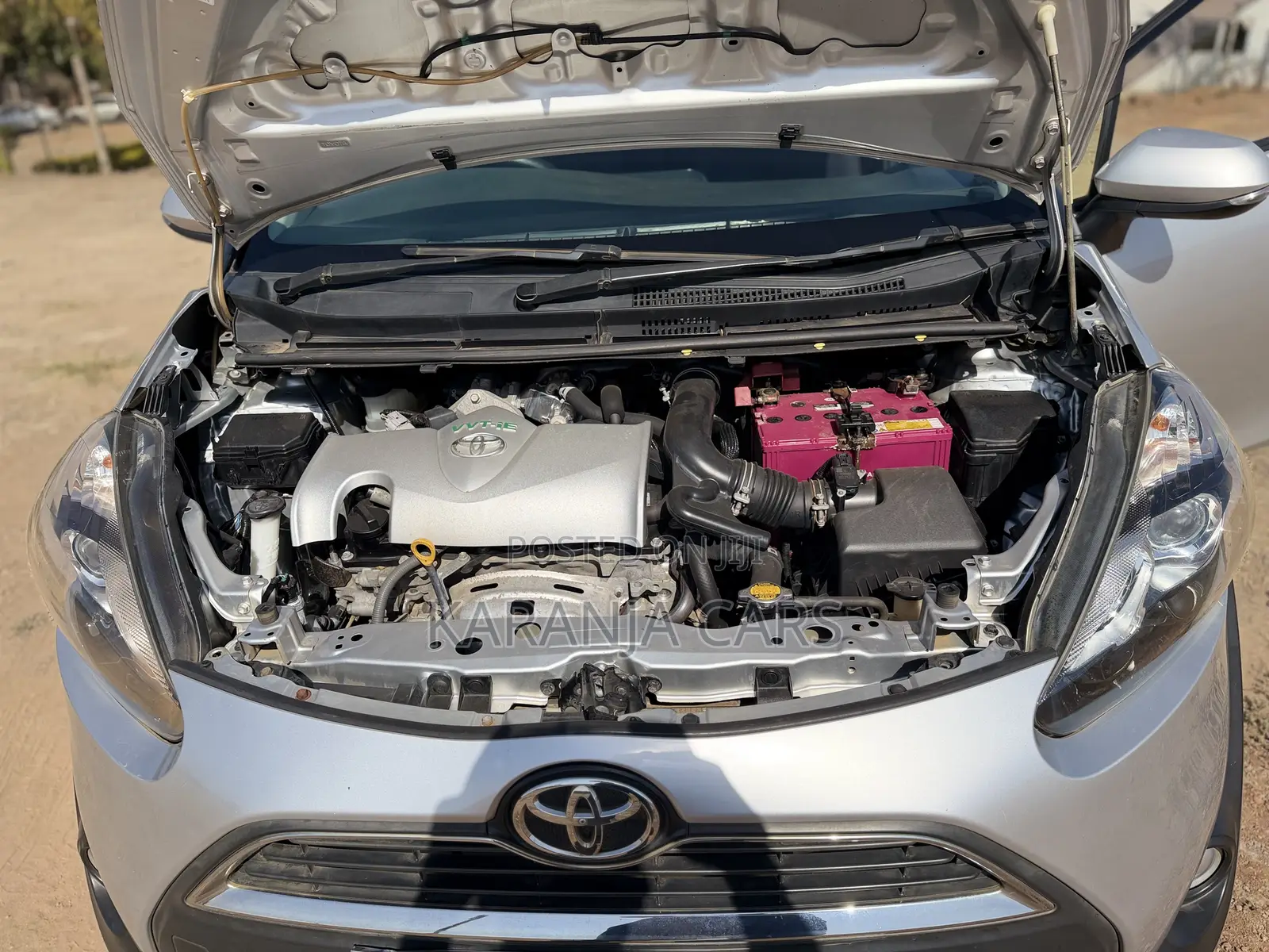Toyota Sienta 1.5 FWD 2016 Silver