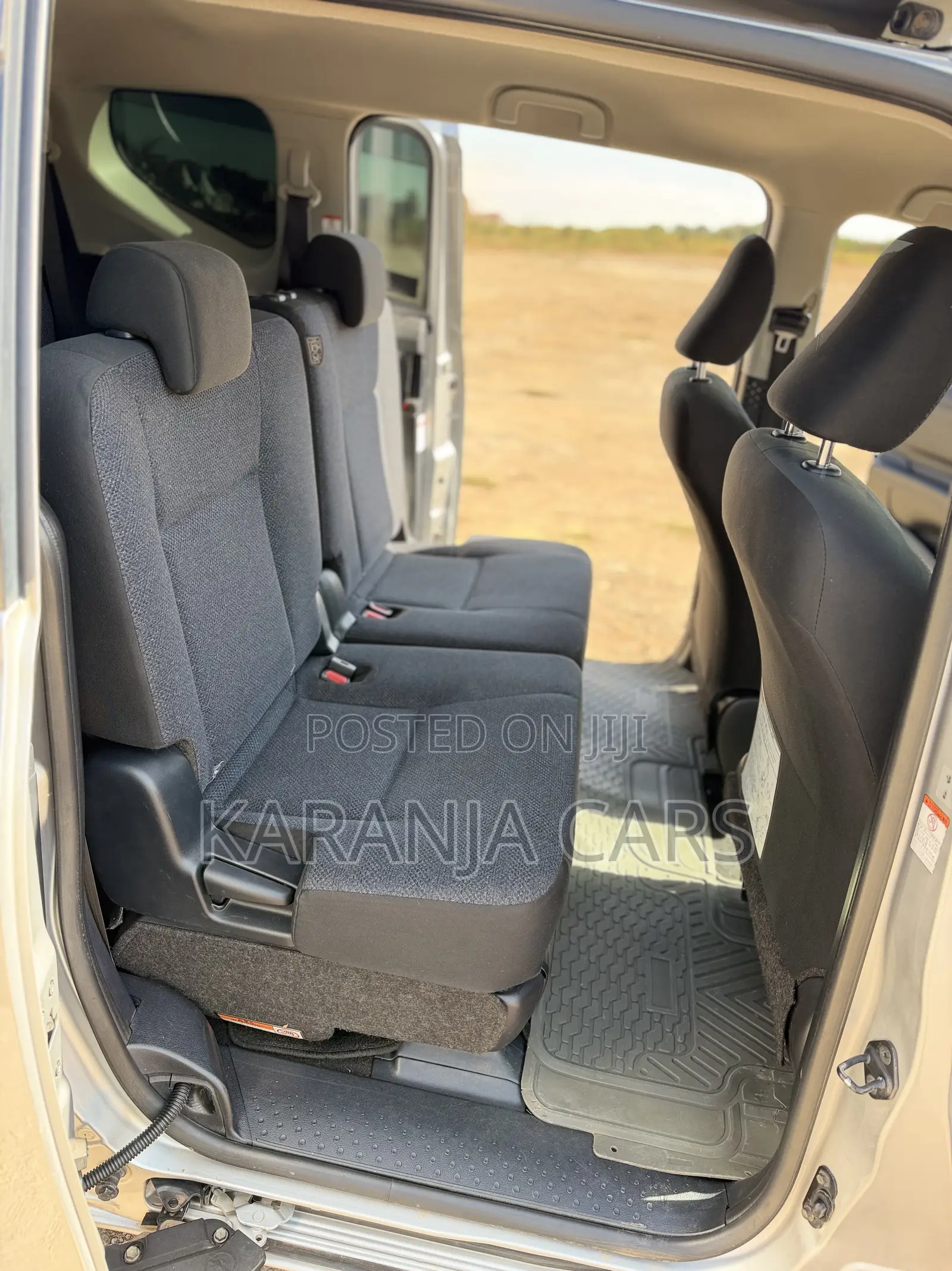 Toyota Sienta 1.5 FWD 2016 Silver