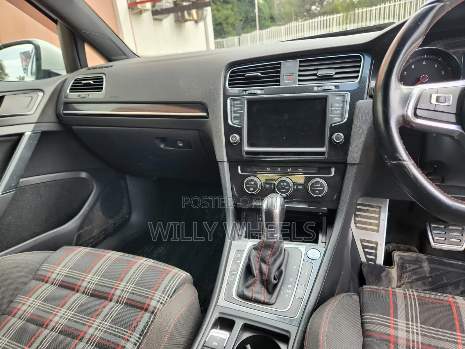 Volkswagen Golf GTI 2015 White