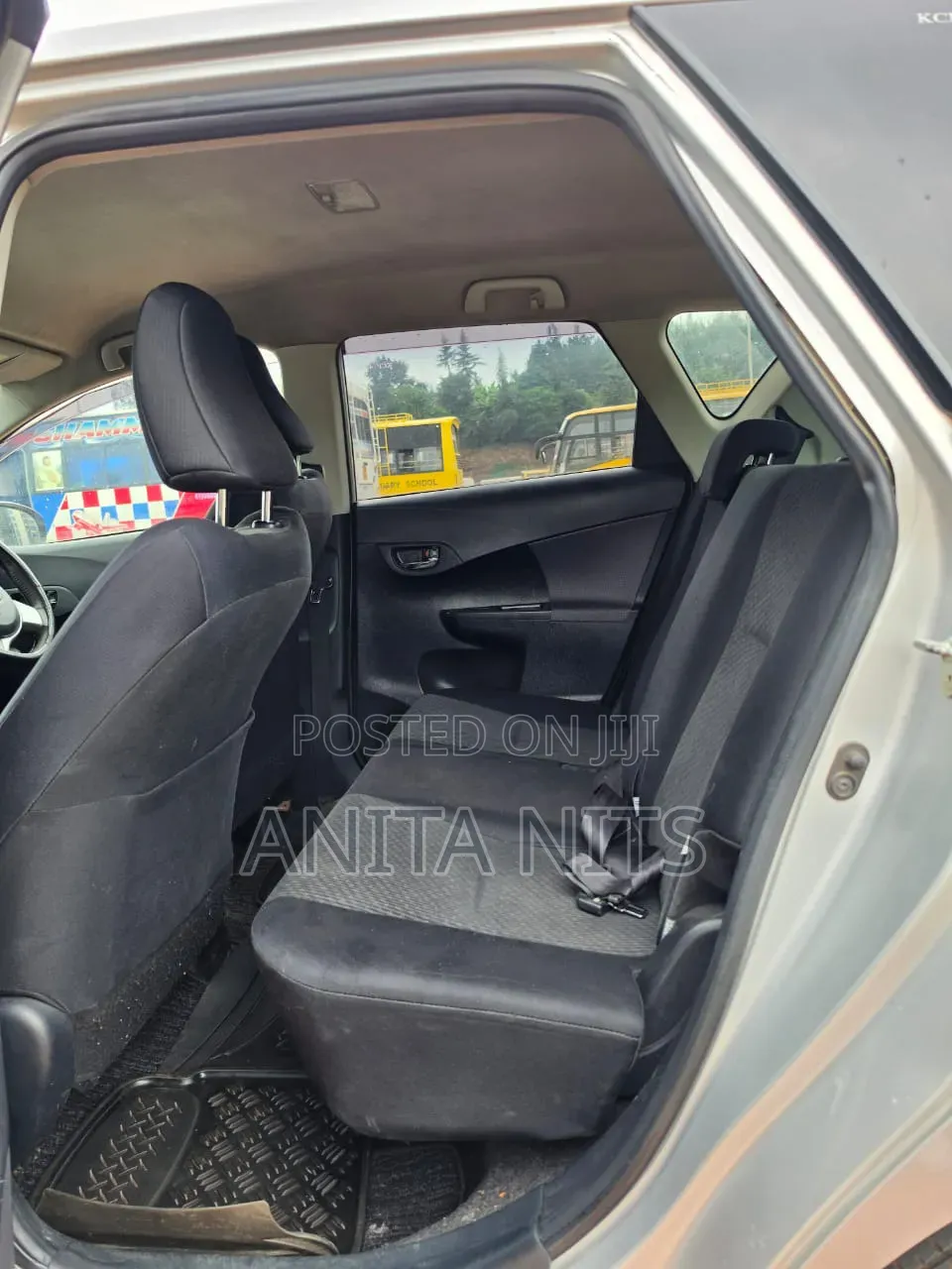 Toyota Ractis 2012 Silver
