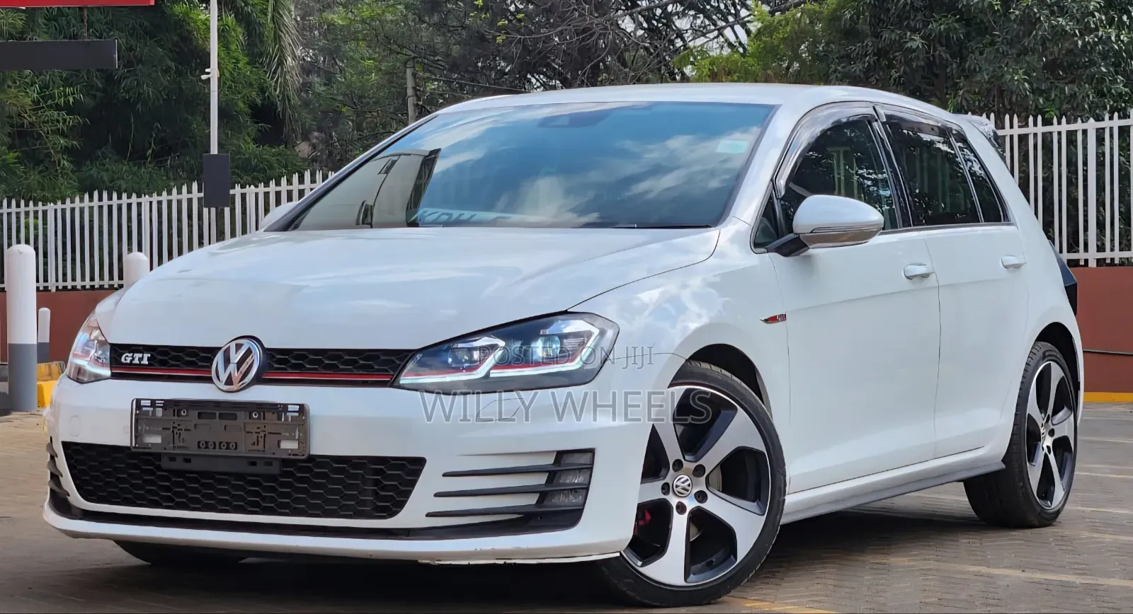 Volkswagen Golf GTI 2015 White