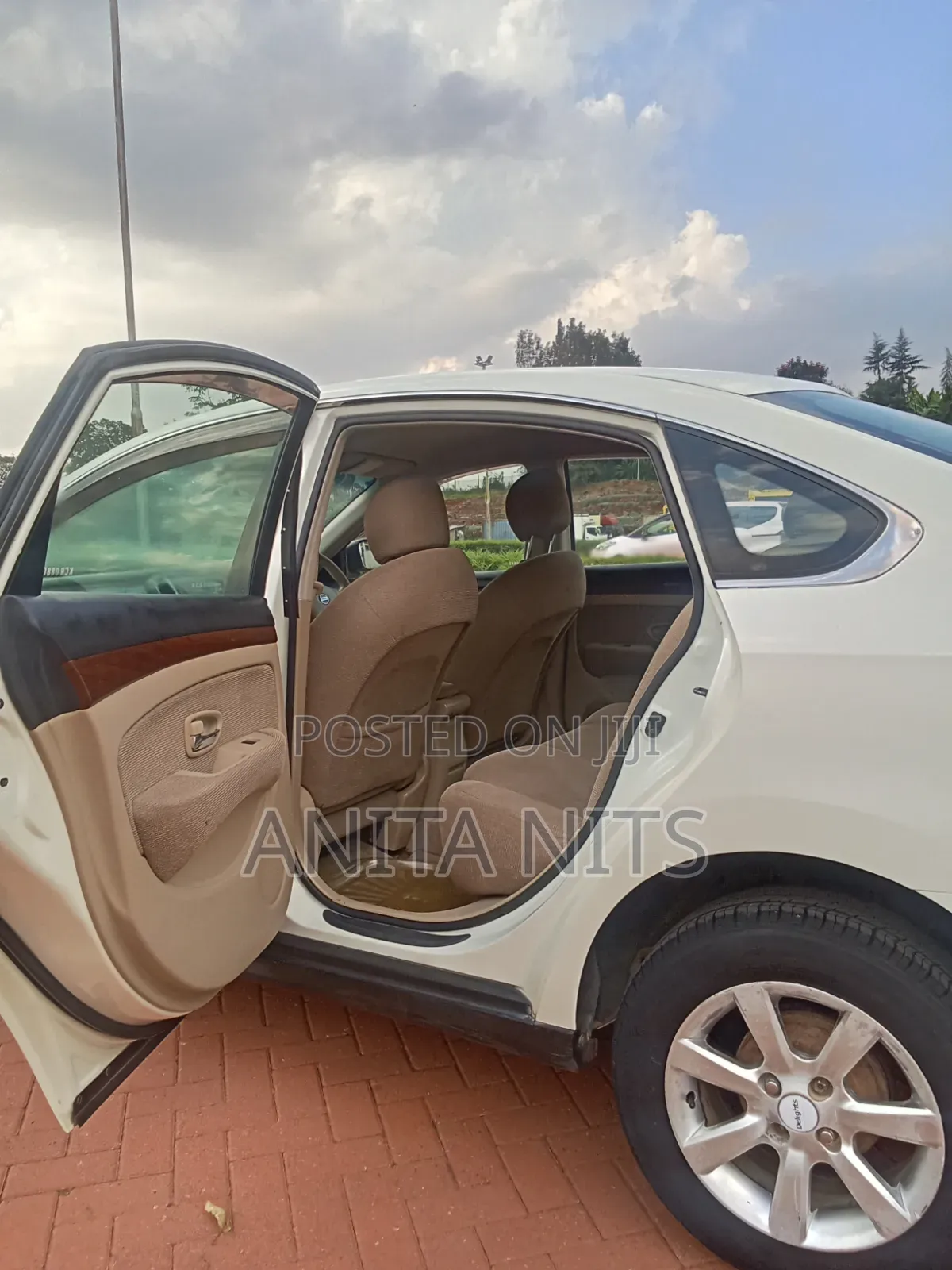 Nissan Bluebird 2012 White