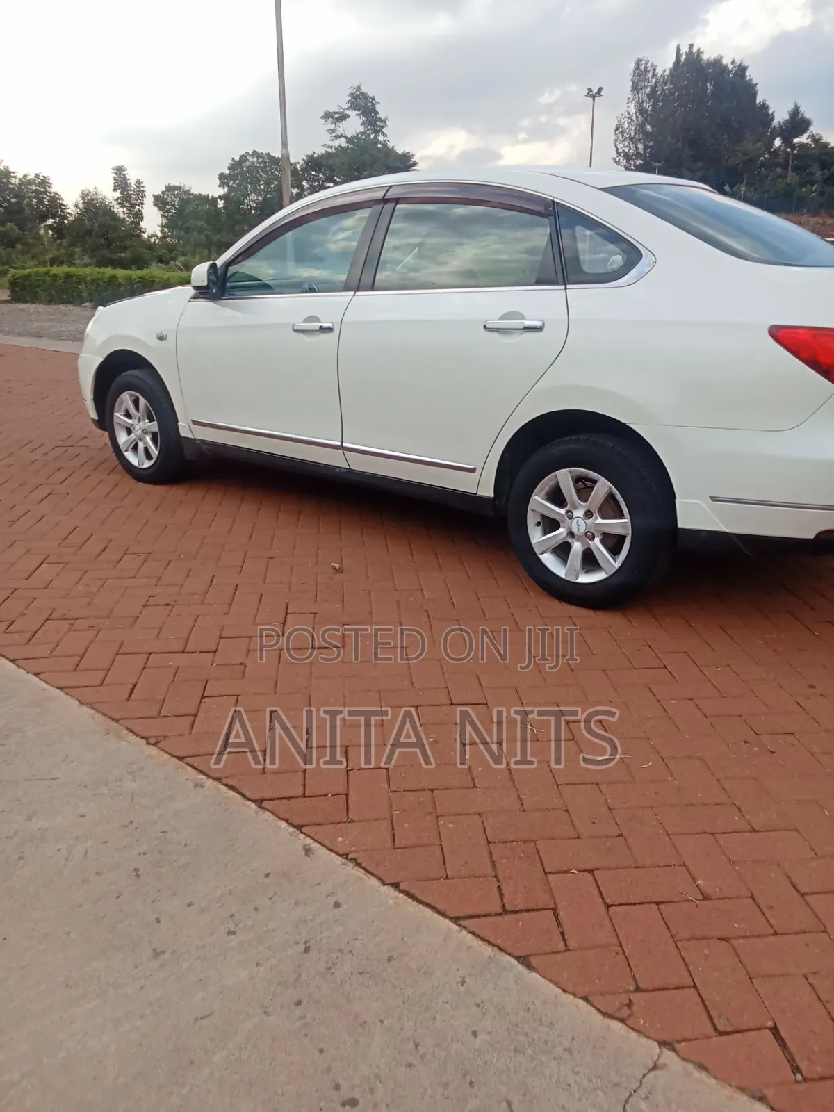 Nissan Bluebird 2012 White