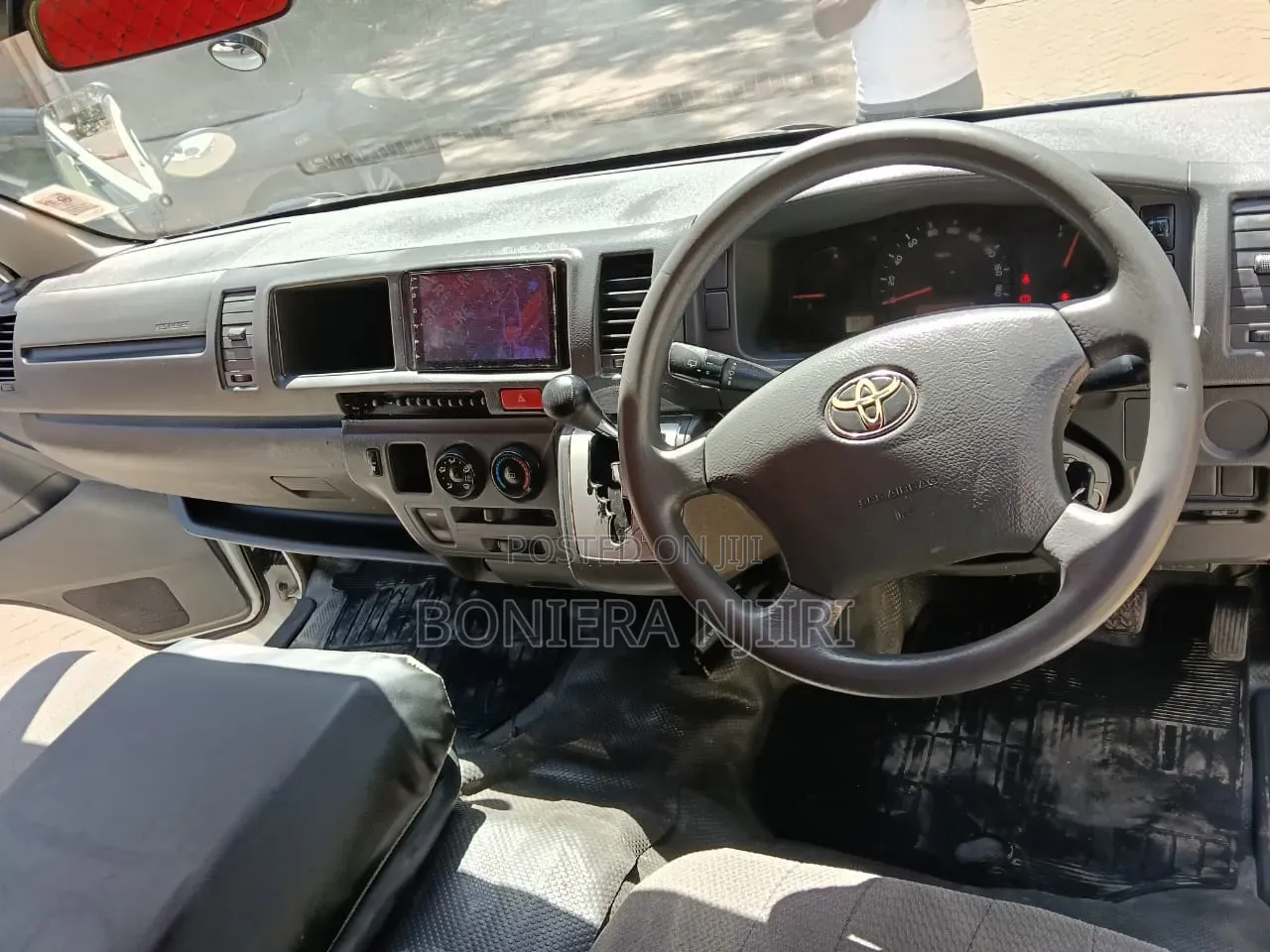 Toyota HiAce 2016 White