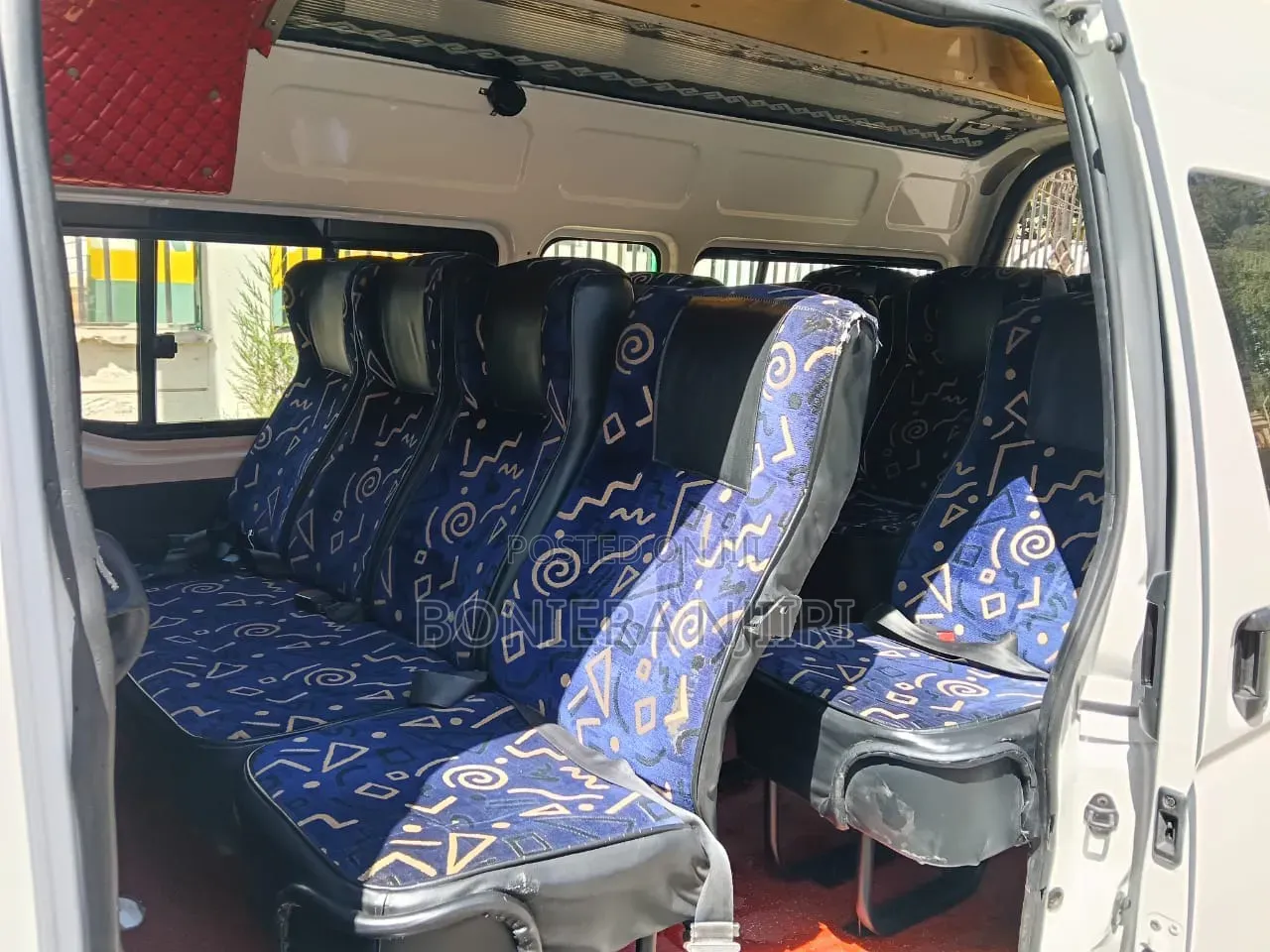 Toyota HiAce 2016 White