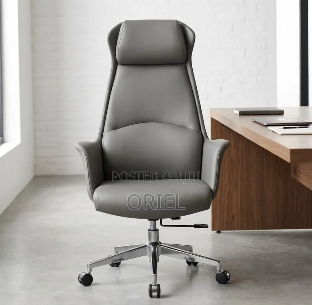 Office Chair : Gray Padded Executive Chair