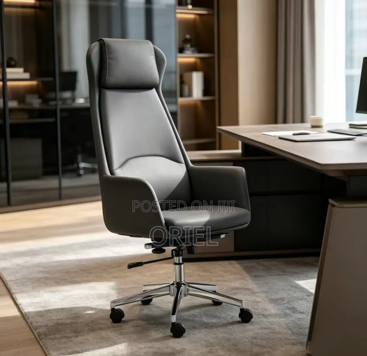 Office Chair : Gray Padded Executive Chair