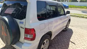 Mitsubishi Pajero 2002 White