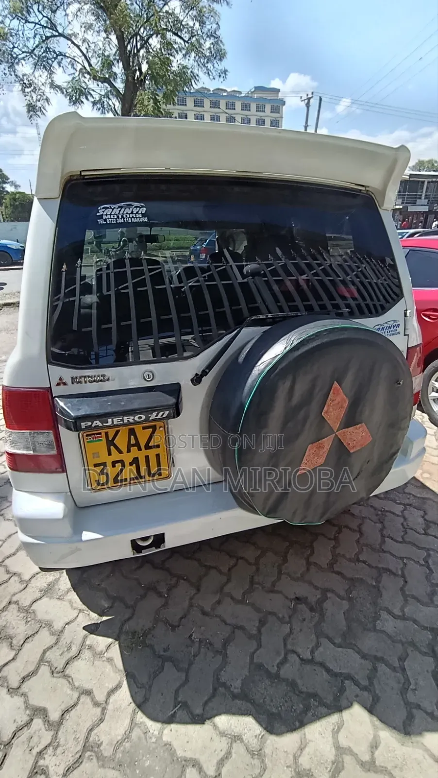 Mitsubishi Pajero 2002 White