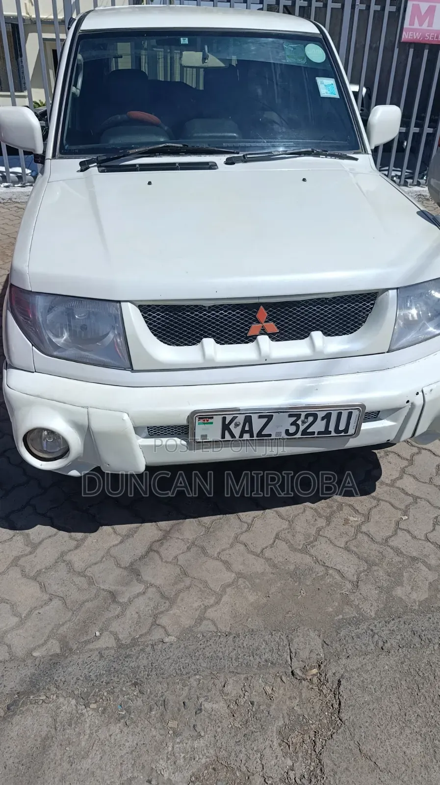 Mitsubishi Pajero 2002 White