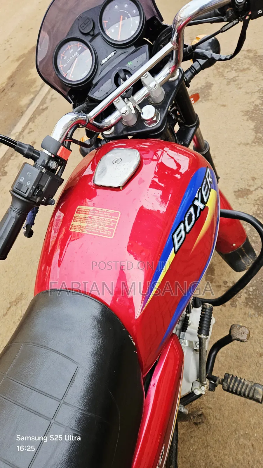 Bajaj Boxer 150 UG 2025 Red