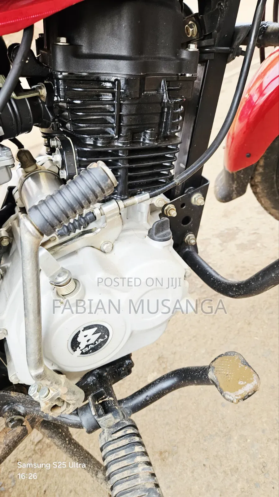 Bajaj Boxer 150 UG 2025 Red