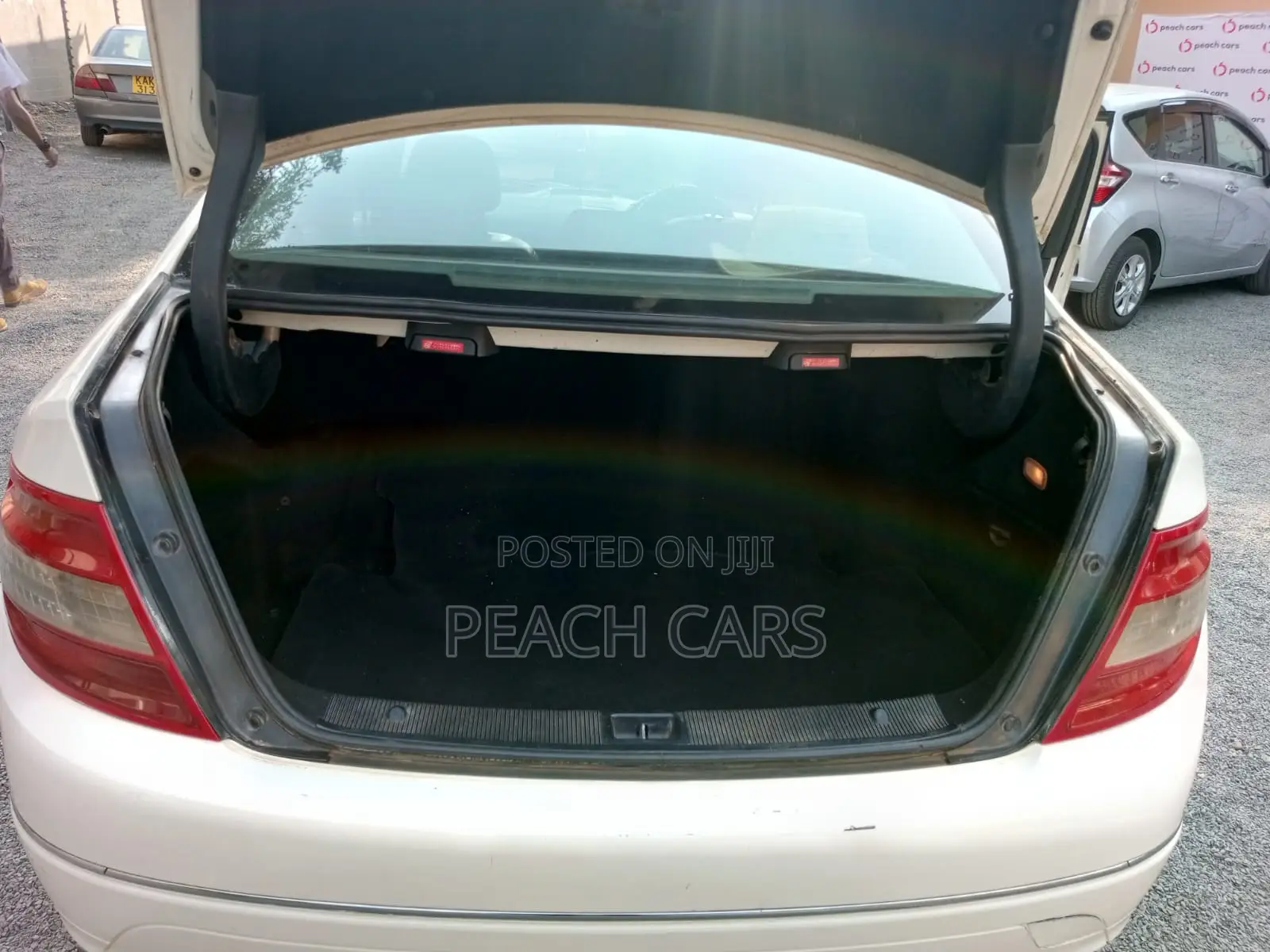 Mercedes-Benz C200 2009 White