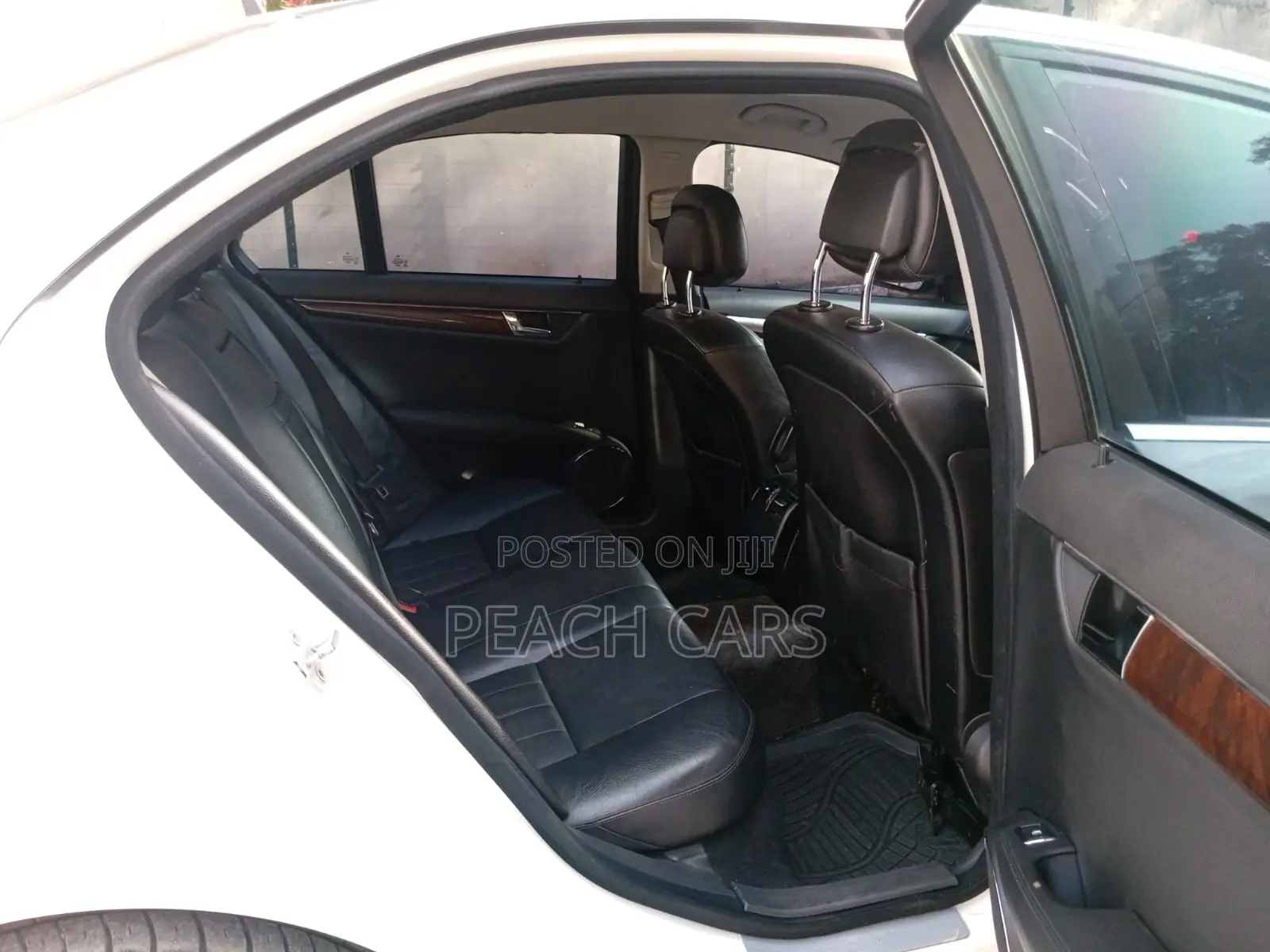 Mercedes-Benz C200 2009 White