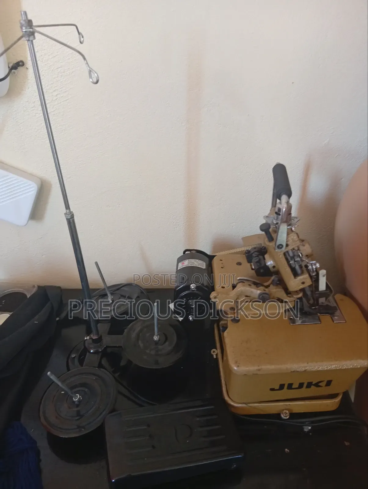 Manual Overlock Machine
