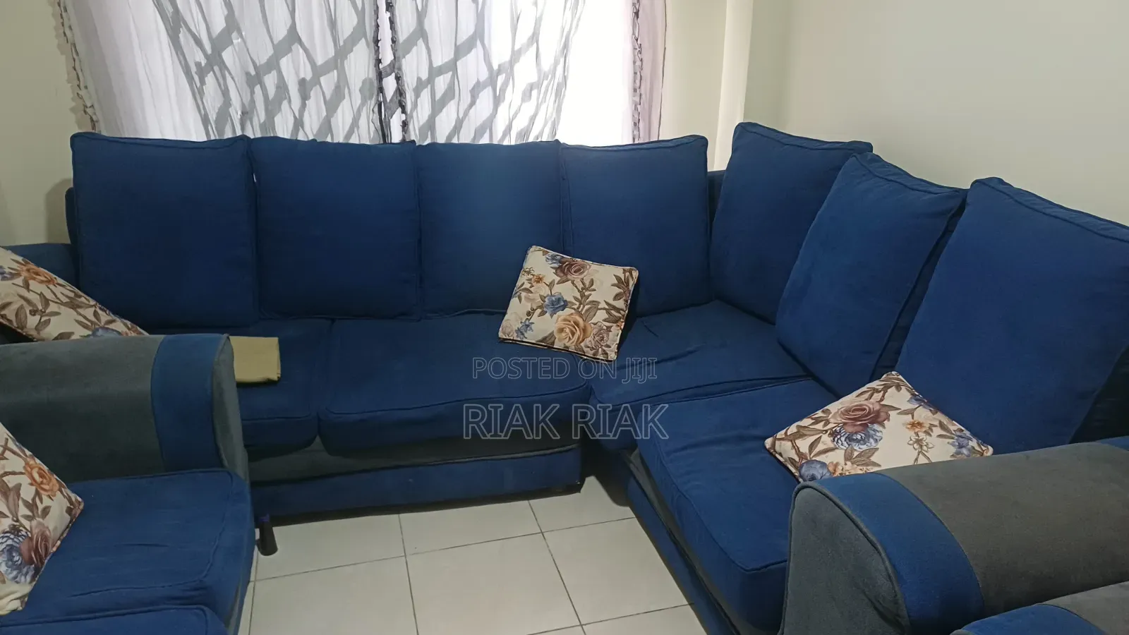 Elegant 6 Seater Sofa Set