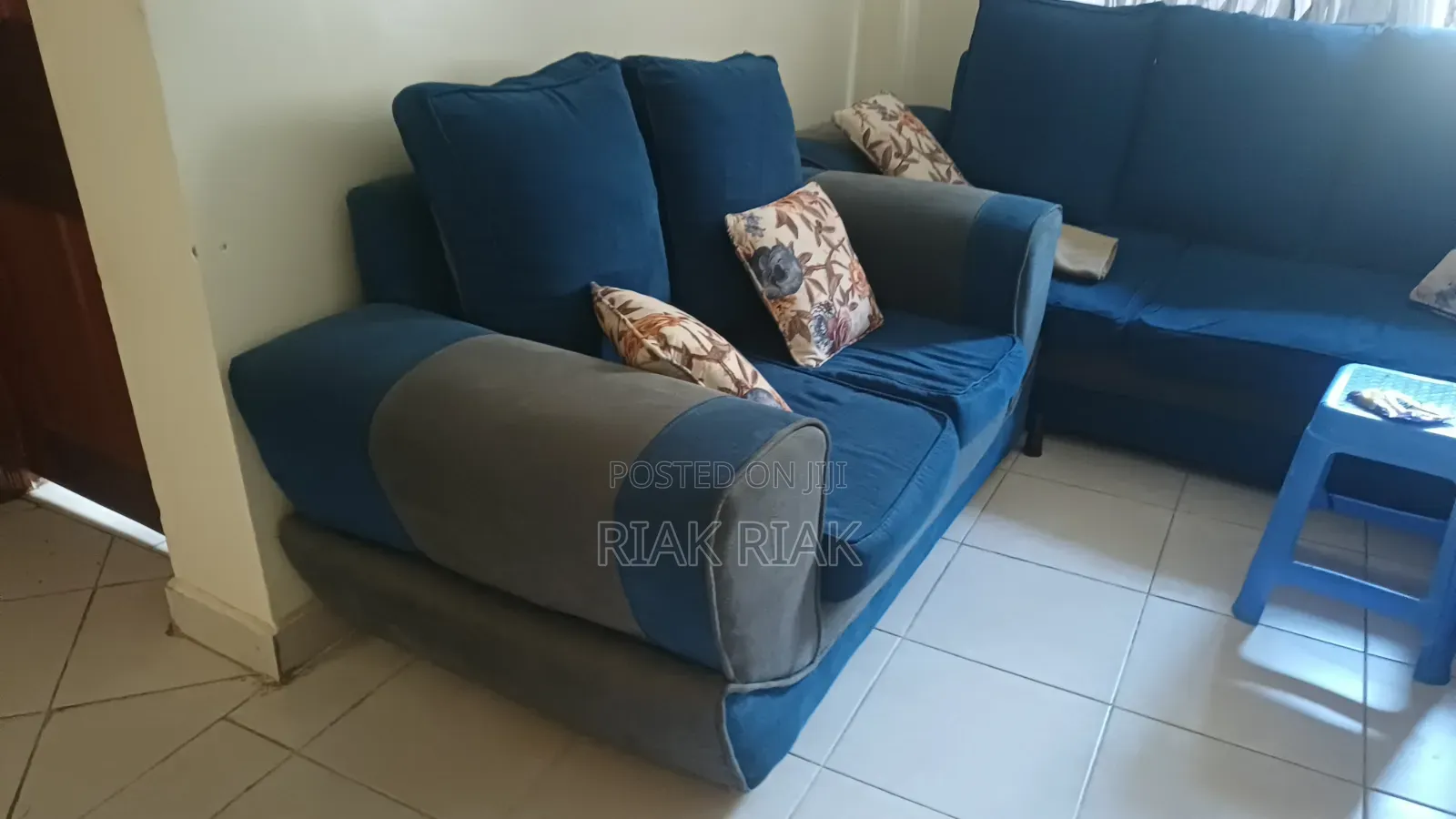 Elegant 6 Seater Sofa Set
