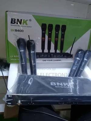 BNK Microphone Uhf Four Channels Microphone
