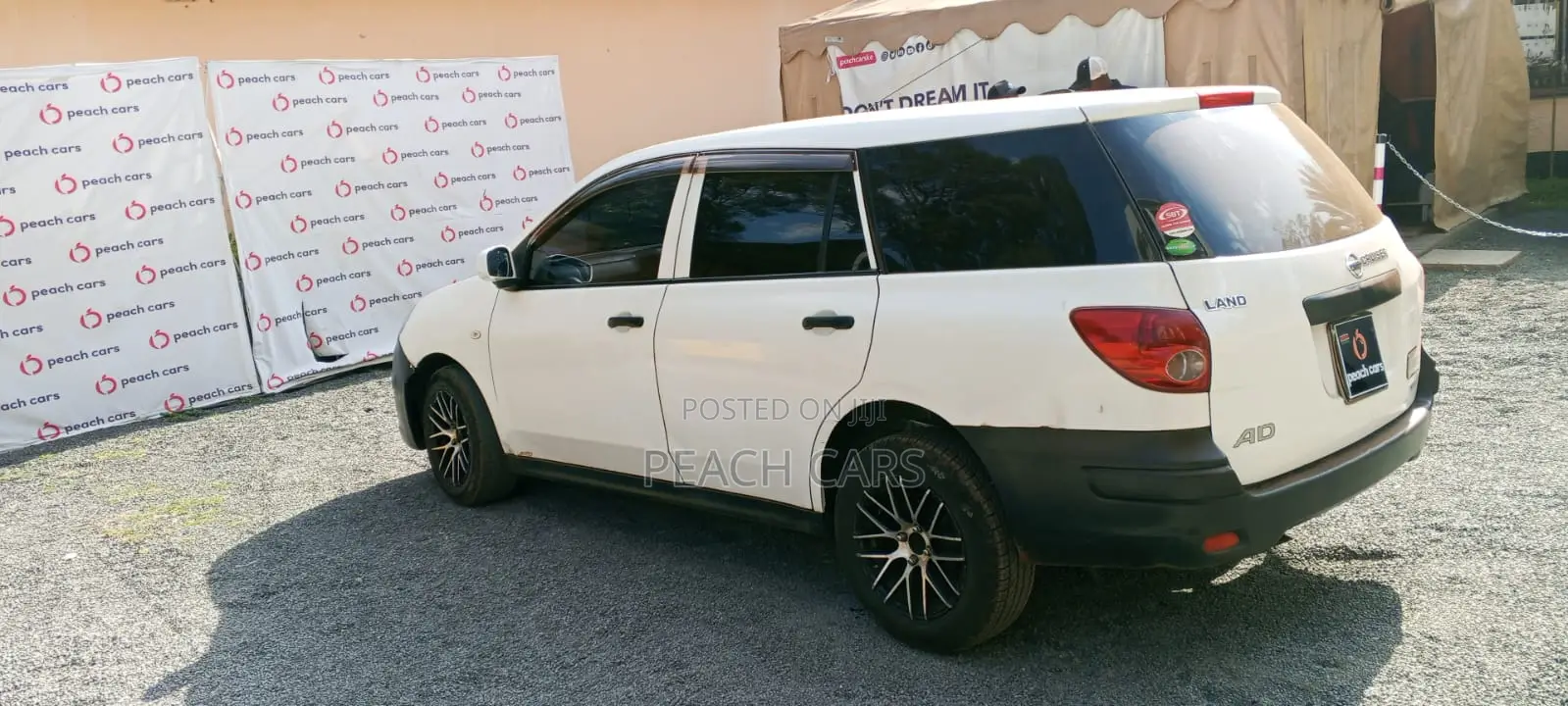 Nissan Advan 2015 White
