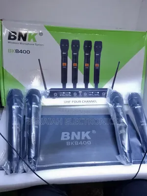 BNK MICROPHONE Four Channels UHF Wireless Microphone System