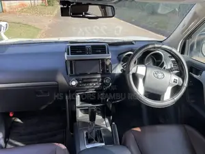 Toyota Land Cruiser Prado 2.7 2017 White