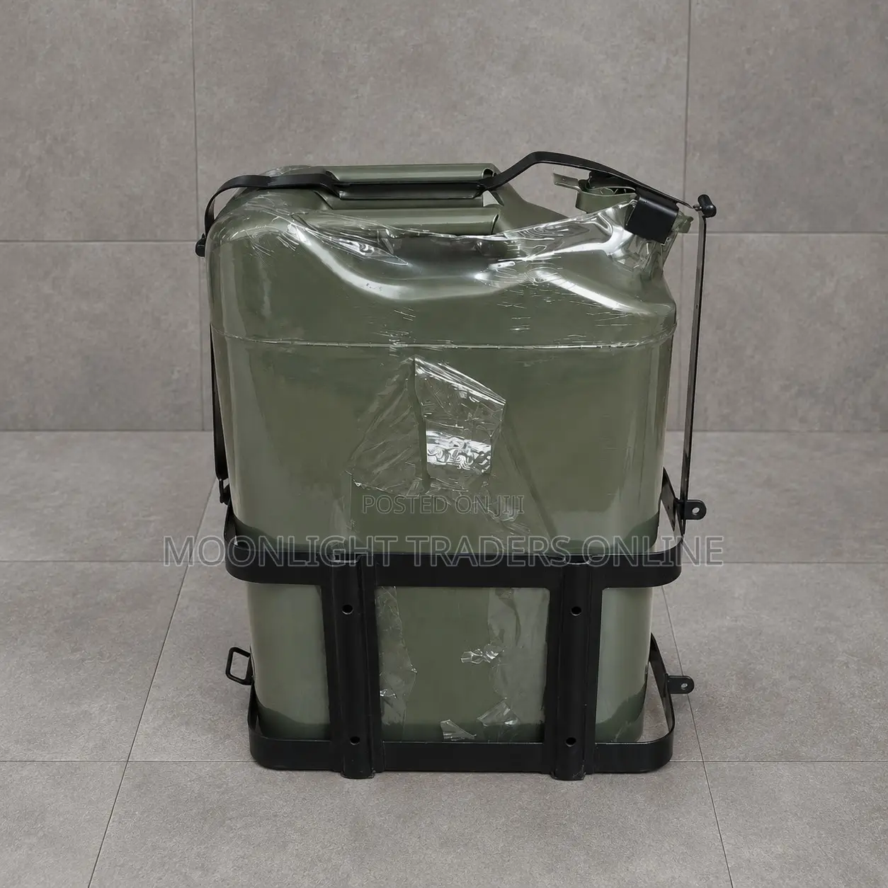 20 Litre Fuel Jerrycan With Jerrycan Shelf
