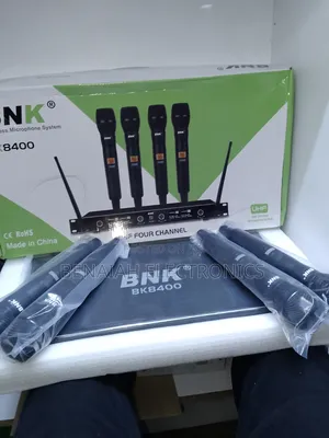 BNK Wireless Microphone System Four Handheld Microphones Four Channels