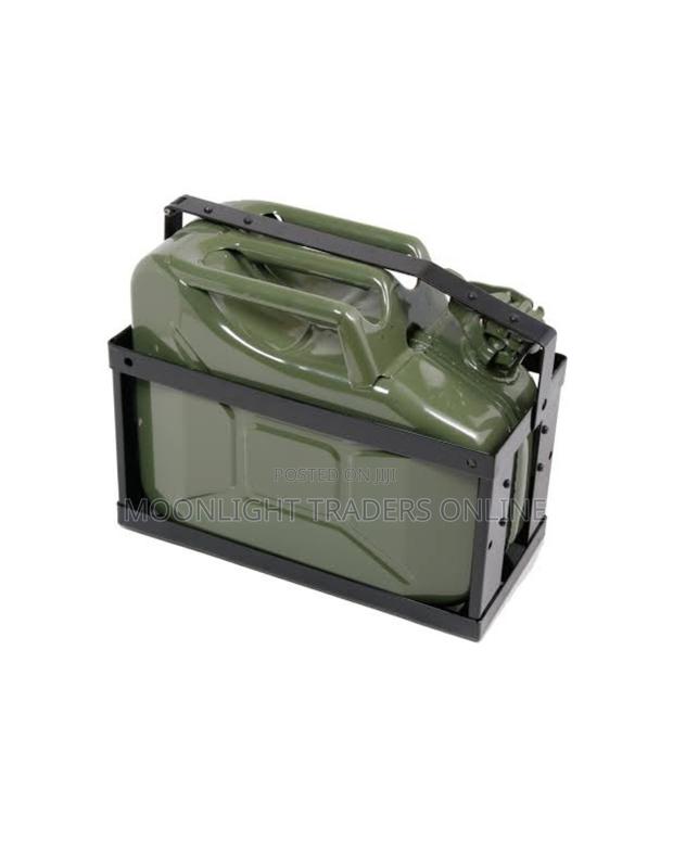 10 Litre Fuel Jerrycan With Jerrycan Shelf - thumbnail 2