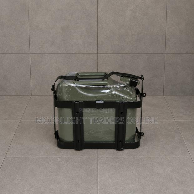 10 Litre Fuel Jerrycan With Jerrycan Shelf - main view