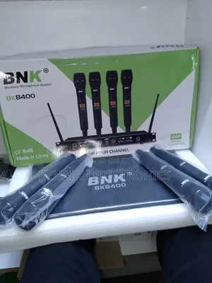 BNK MICROPHONE Four Channel Professional Wireless Microphone Wireless