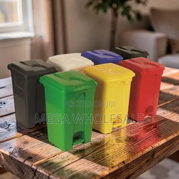 Manufacturer Prices 30L Hard Plastic Waste Garbage Dust Pedal Bin