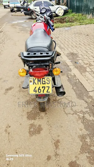 Bajaj Boxer 150 UG 2026 Red