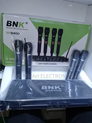 BNK Professional Wireless Microphone, Four Handheld Microphones