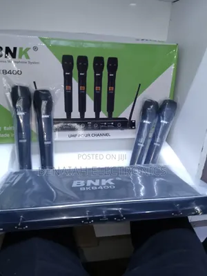 BNK Professional Wireless Microphone, Four Handheld Microphones