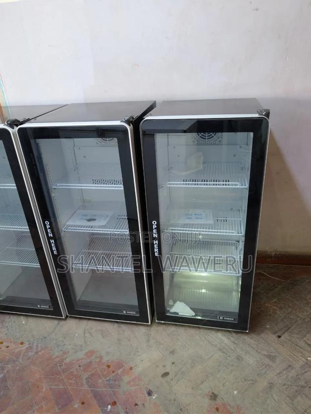 Display Showcase Chiller 200