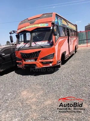 Hino Dutro 2014 Orange