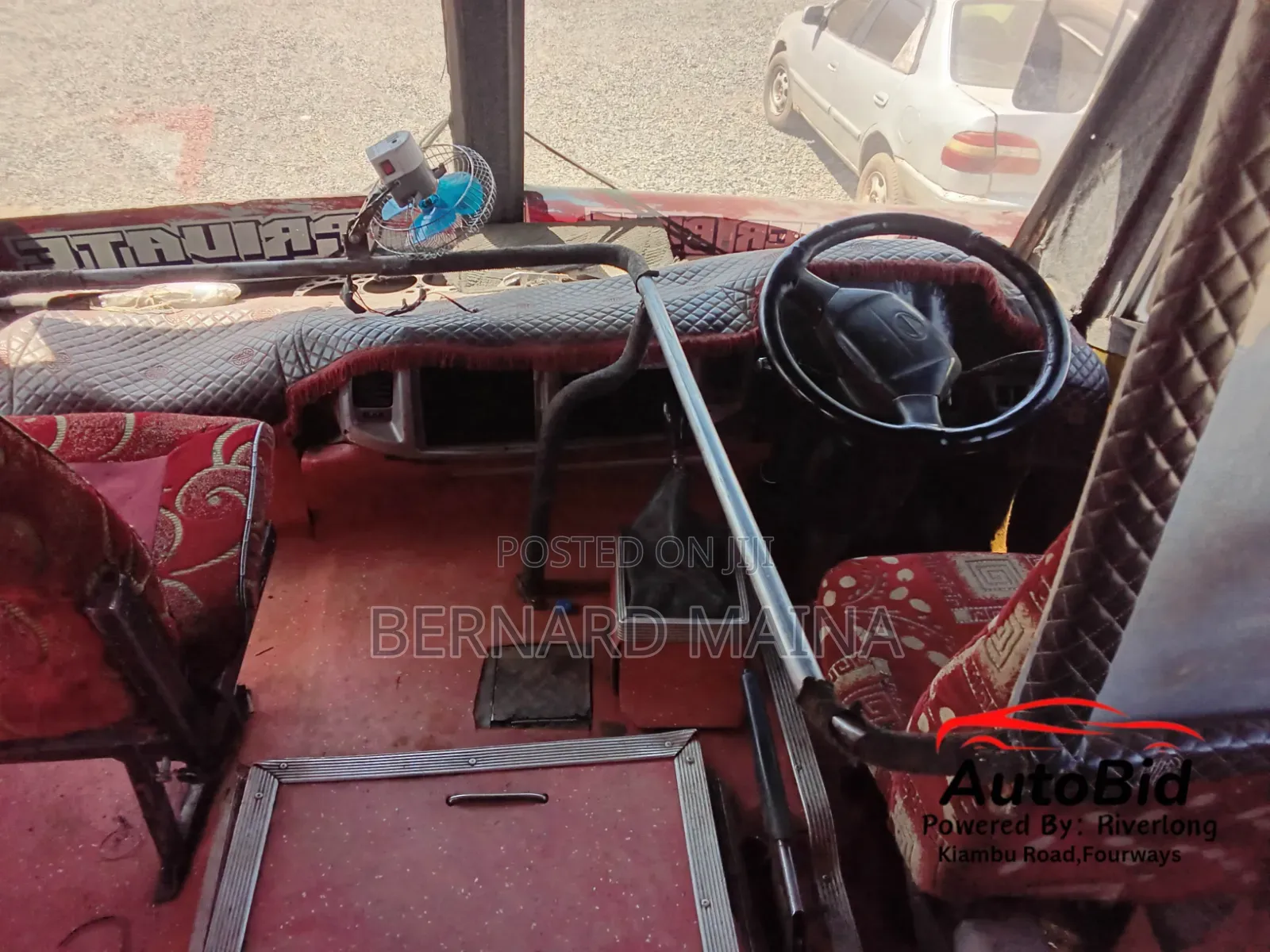 Hino Dutro 2014 Orange