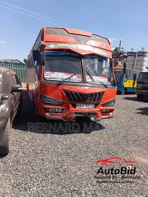 Hino Dutro 2014 Orange