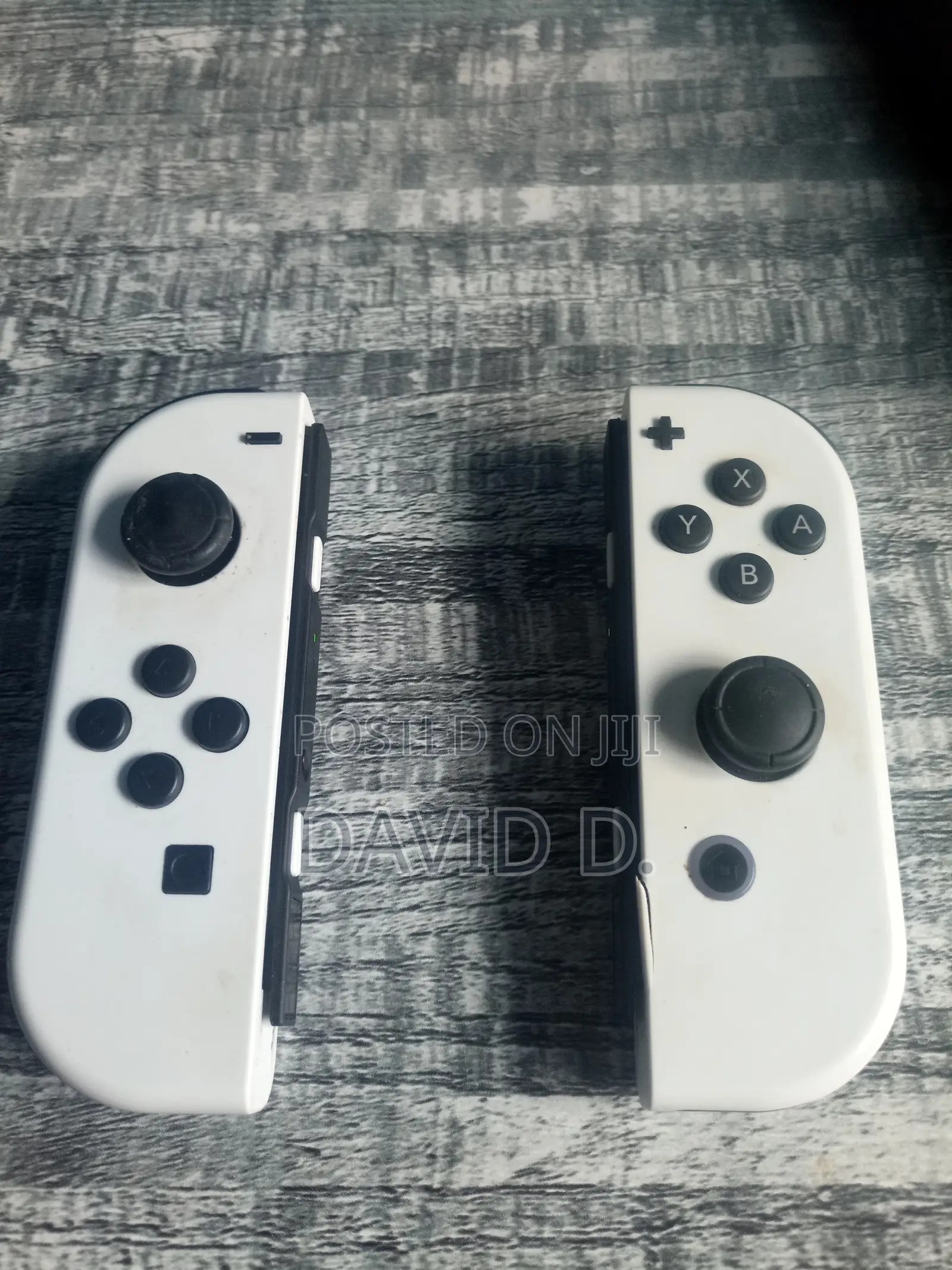 Nintendo Switch OLED + Mario Kart 8 + 256GB SD Card