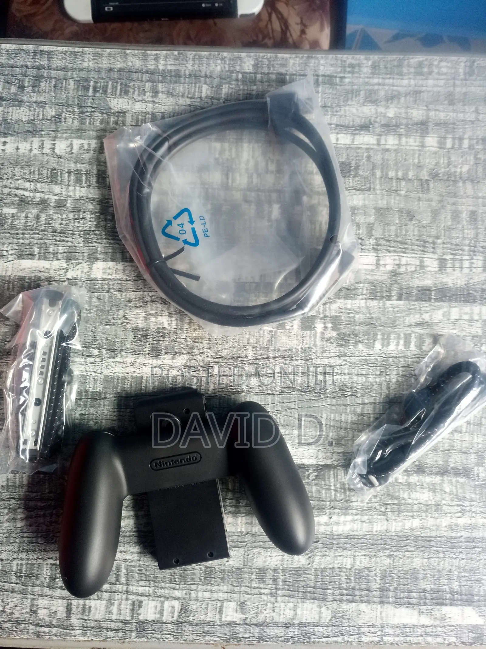 Nintendo Switch OLED + Mario Kart 8 + 256GB SD Card