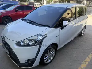 Toyota Sienta 2018 Pearl