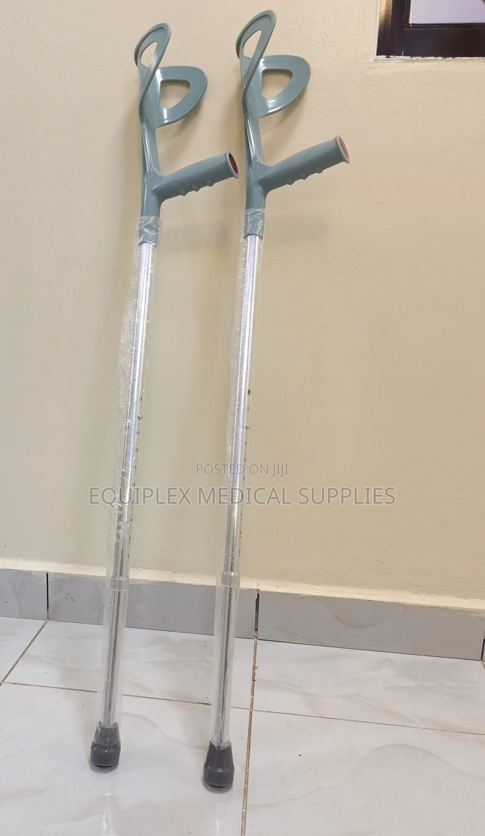 Heavy Duty Open Cuff Crutches (Non Slip Rubber)