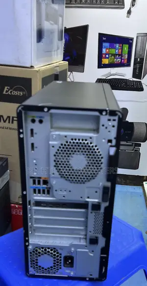 Desktop Computer HP Z2 8GB Intel Core i7 SSD 2T