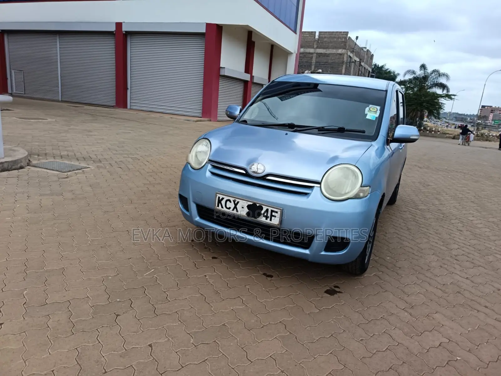 Toyota Sienta 2012 Blue