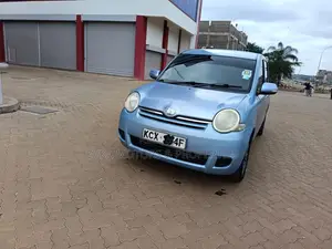 Toyota Sienta 2012 Blue