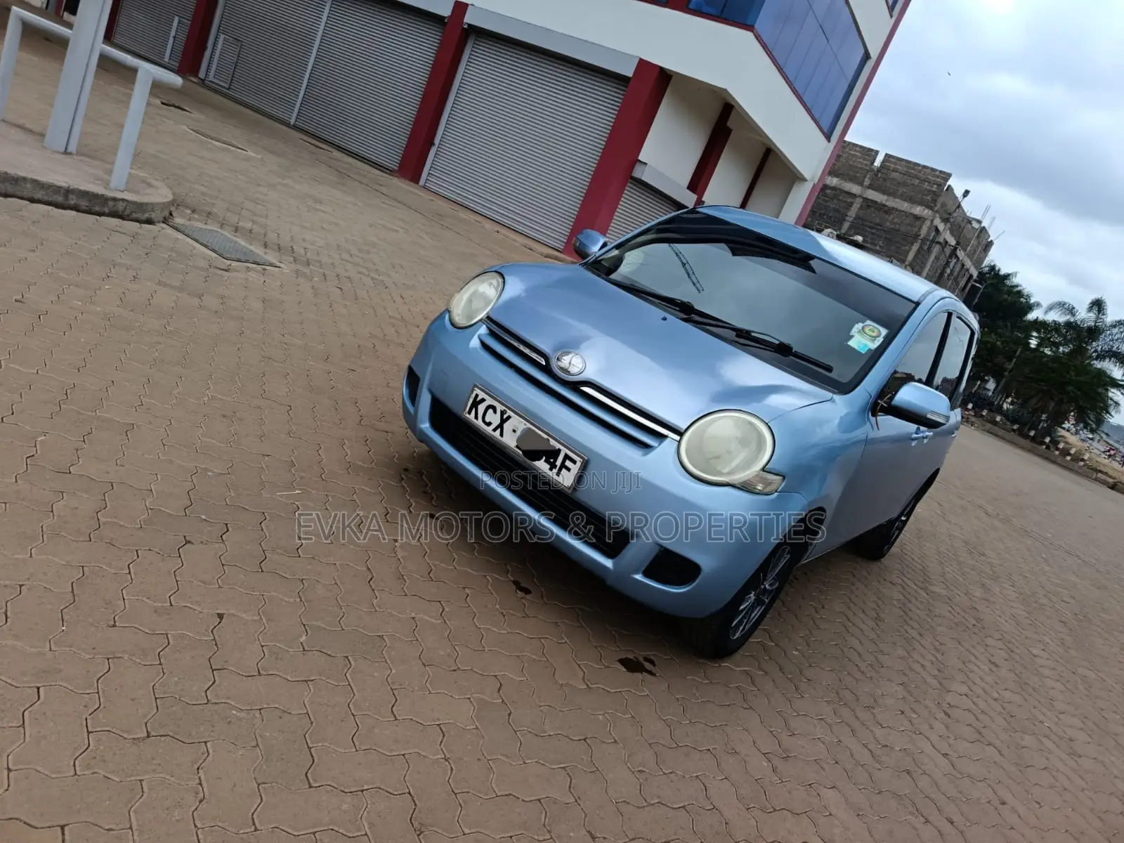 Toyota Sienta 2012 Blue