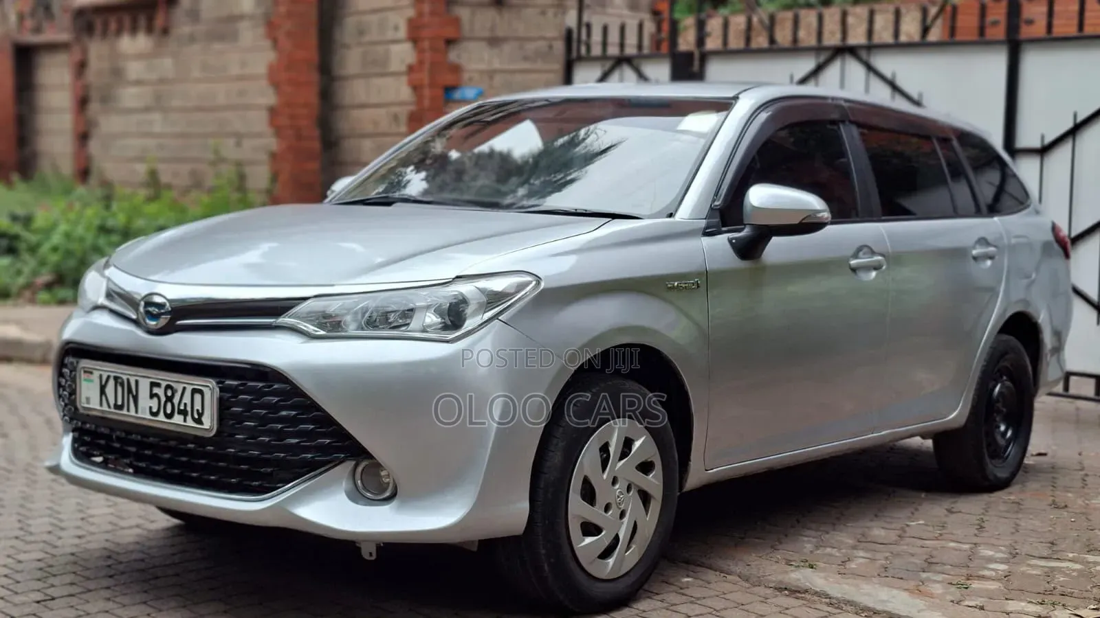 Toyota Corolla Fielder 2016 Silver