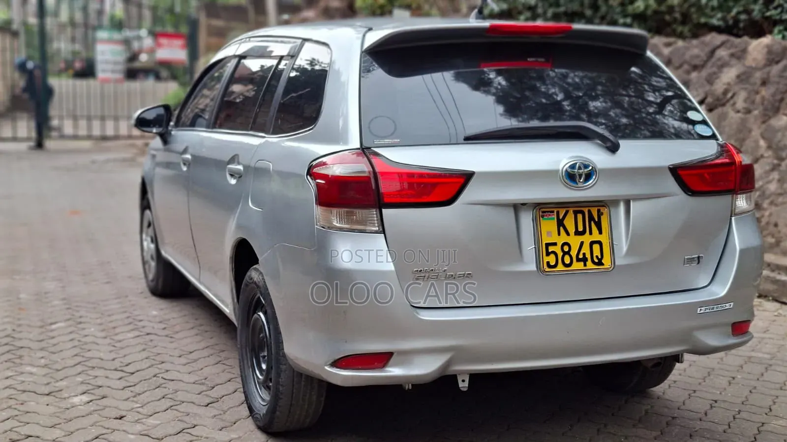 Toyota Corolla Fielder 2016 Silver