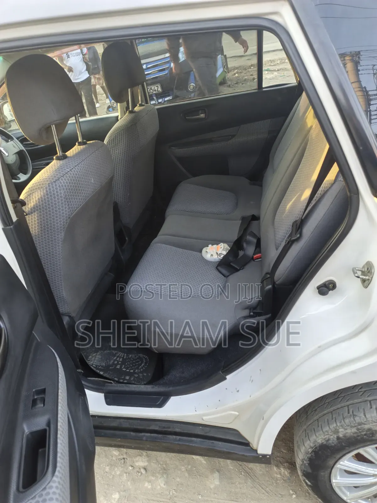 Nissan Advan 2011 White